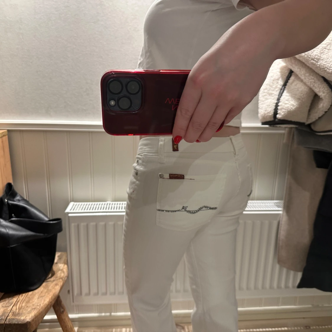 Vita jeans med detalj