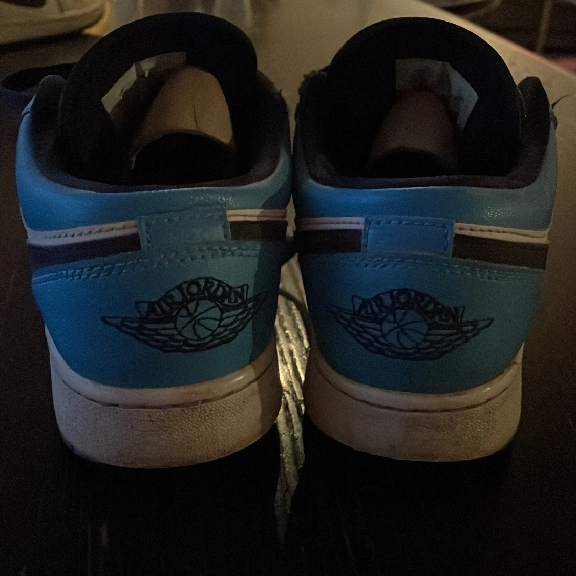 Nike Air Jordans i blått och vitt - 2