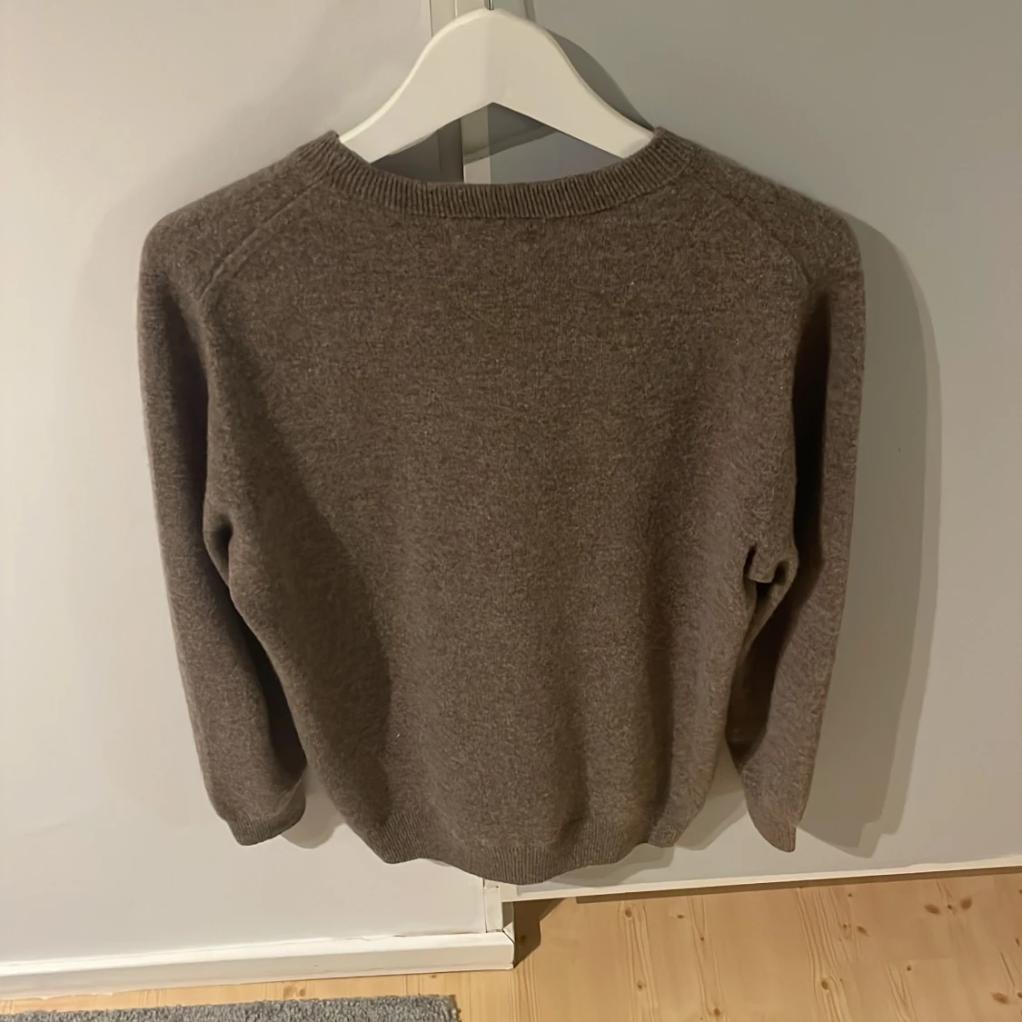 Ljusbrun merinoulltröja från MECIÉ - 1