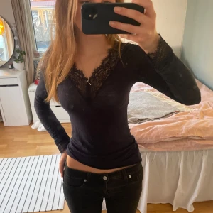 Intimissimi tröja  - Mörkblå tröja från intimissimi, knappt använd❤️