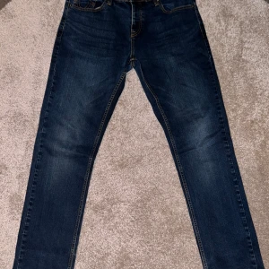 True religion jeans  - Mörkblåa true religion jeans som nästan aldrig är använd.