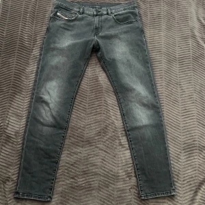 Diesel Jeans  - Diesel jeans, väldigt bra skick. Storlek W34 L32 men sitter som W33 L32. 