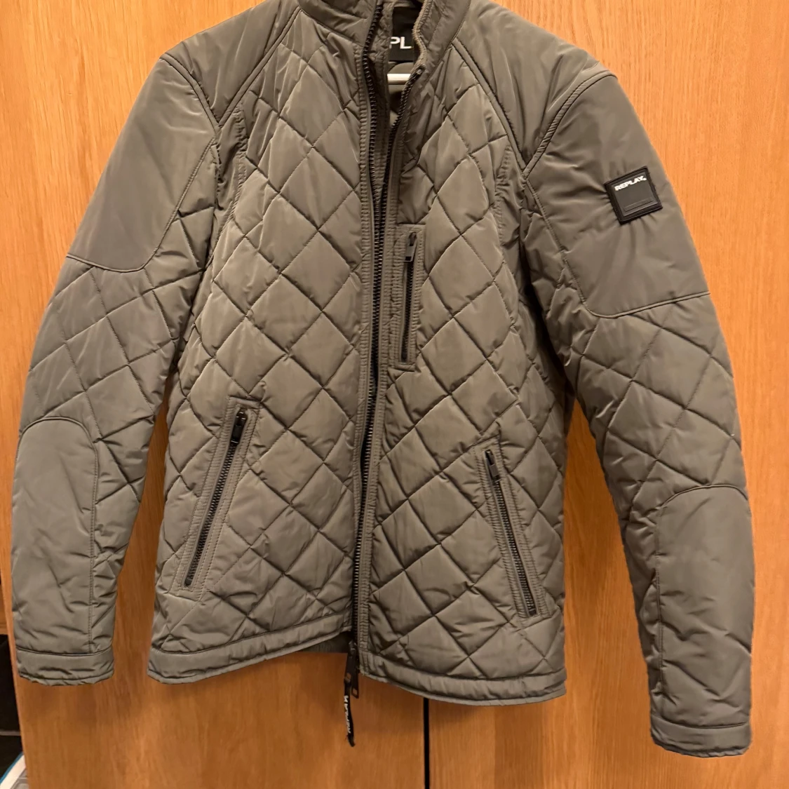 Grön quiltad jacka från Replay