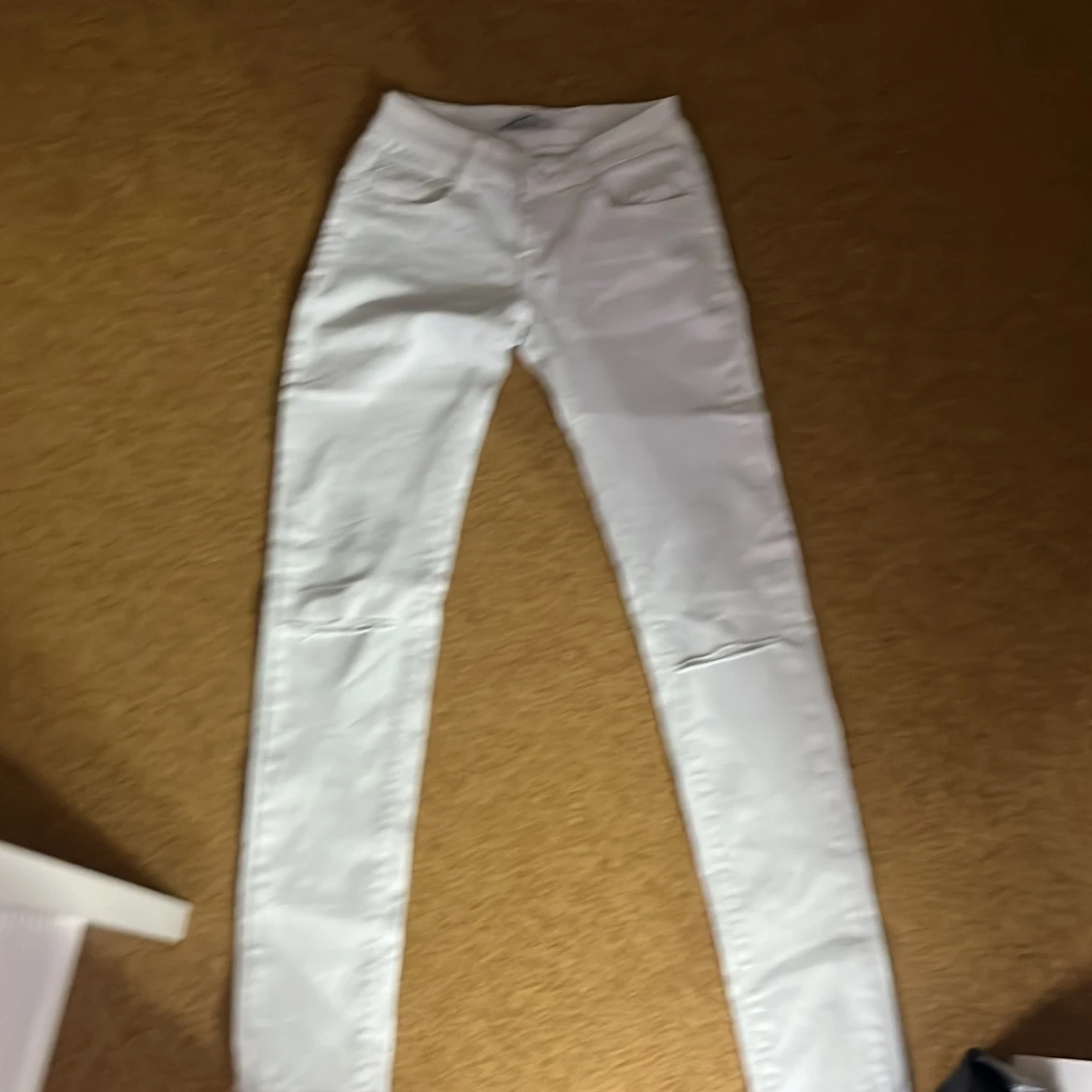 Vita jeans från Miss One