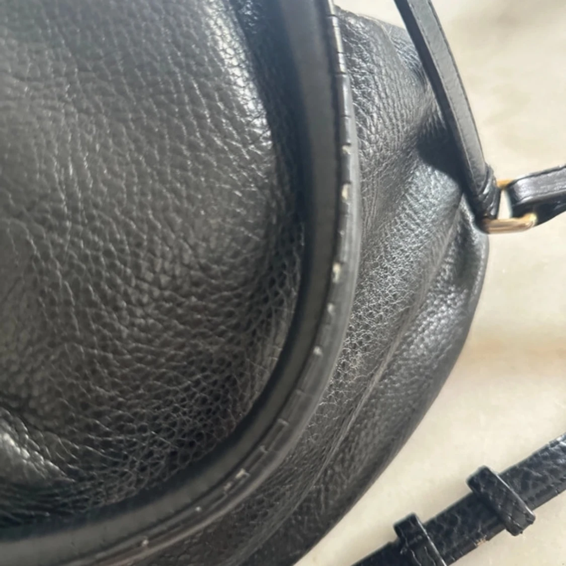 Svart axelväska i skinn - 90