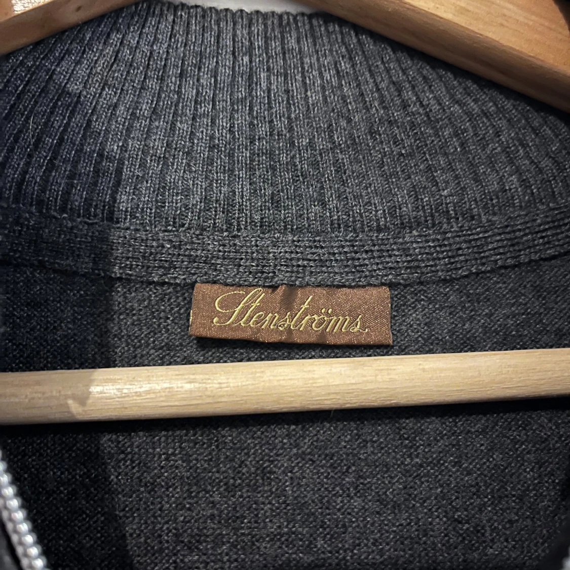 Mörkgrå tröja från Stenströms - 91