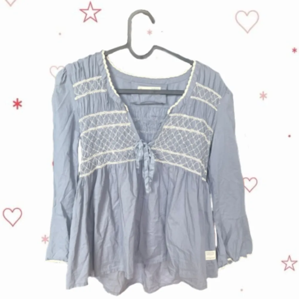 jĂ€ttefin blus i bra skick frĂ„n odd mollyâ€ïž sĂ€ljer dĂ„ jag inte anvĂ€nder denâ€ïž storlek 0 vilket Ă€r xs/s men den sitter lite oversize. Puserot.