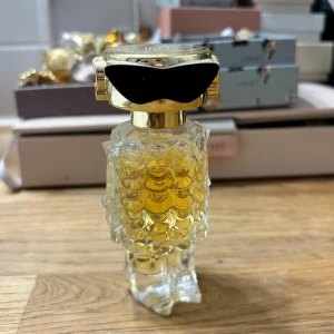 Parfym Paco Rabanne Fame  - Parfym från Paco Rabanne Fame, eau de parfum Fame. 30 ml. Ca 25 ml kvar.