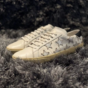 Yves Saint laurent skor - Fina skor i Storlek 39 fits 40 hör av er vid minsta fundering!⚜️