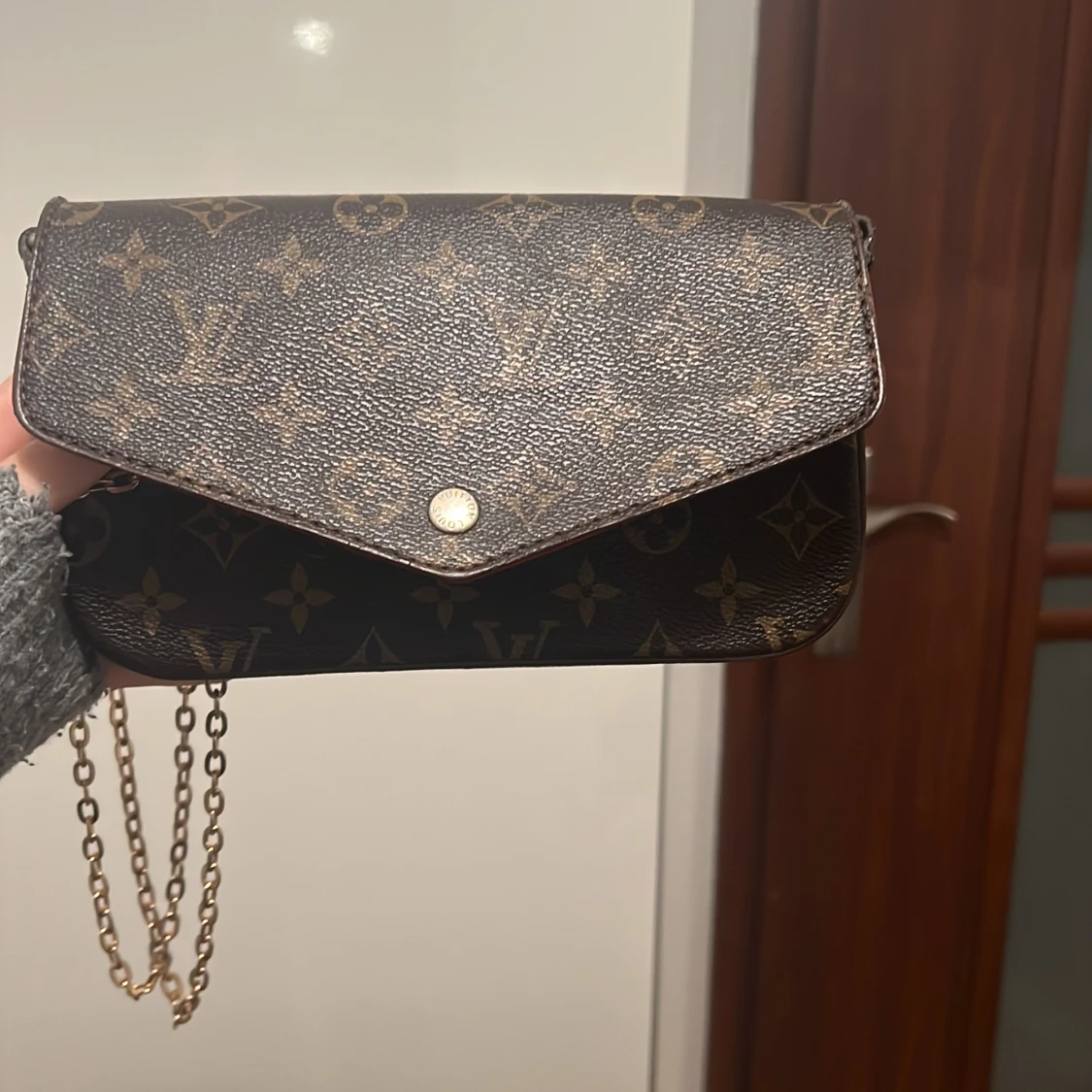 Brun och svart väska - 90