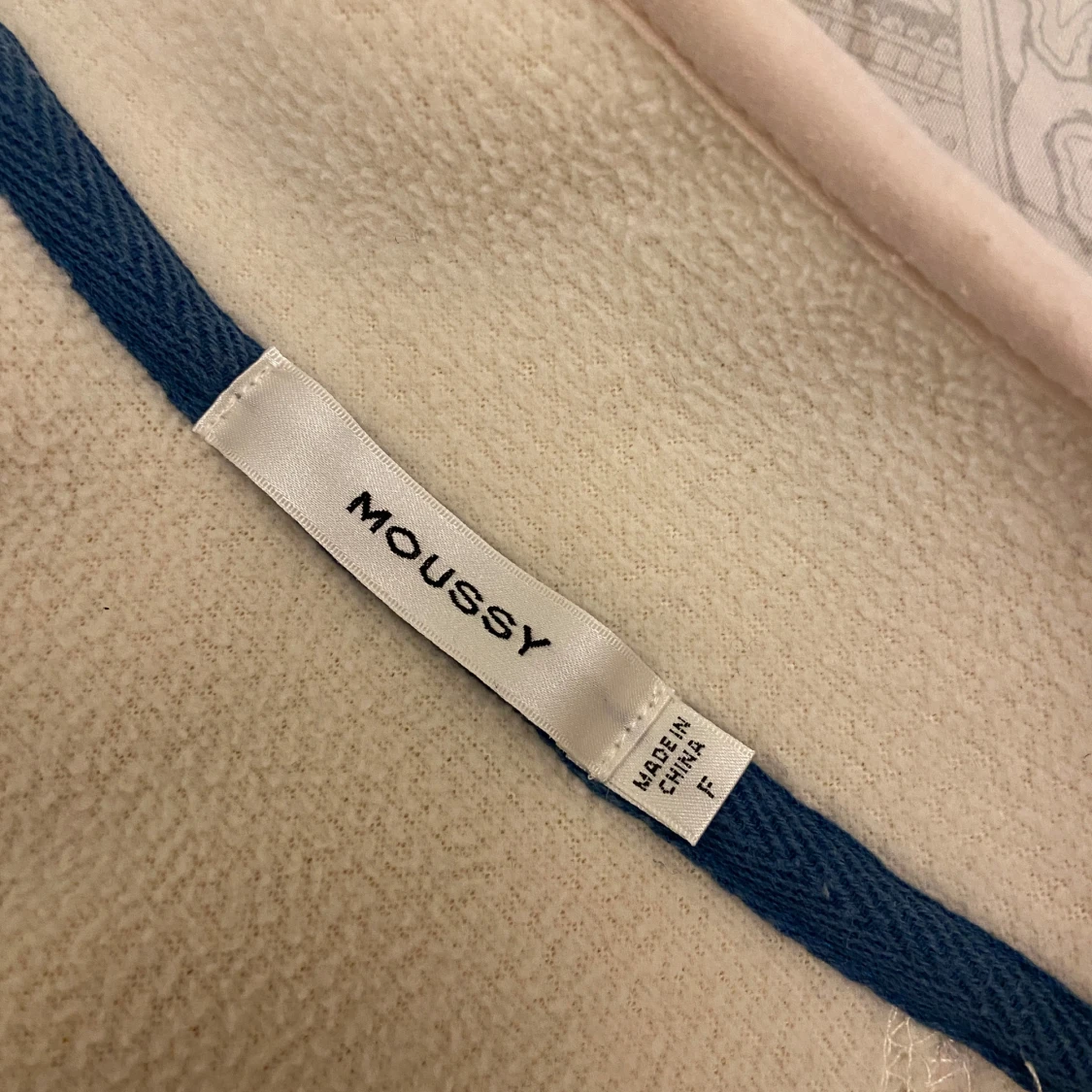 Beige teddyjacka från Moussy - 91