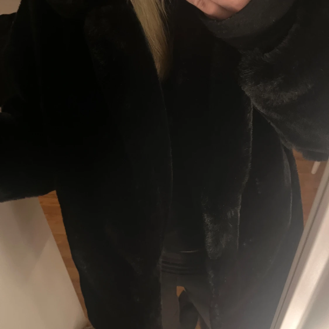 Svart pälsjacka - 92