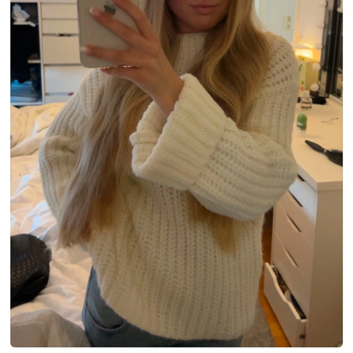 Vit stickad tröja