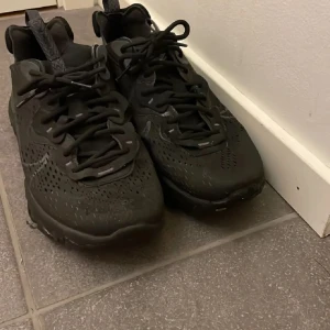 Nike react vision - Köpta sommaren 2022. Har kvitto online. Storlek 44. Använda lite.
