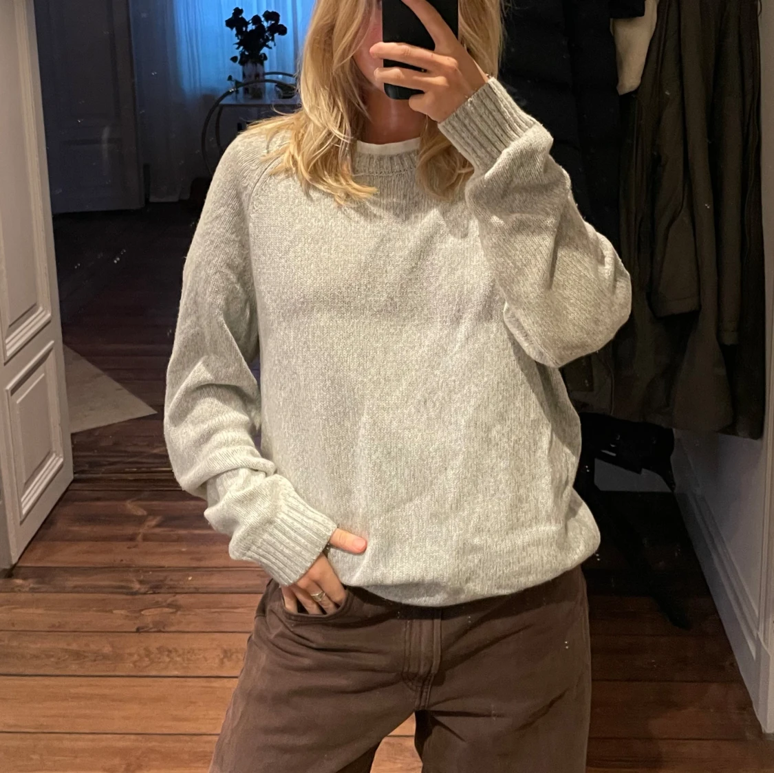 Grå stickad tröja från Rails