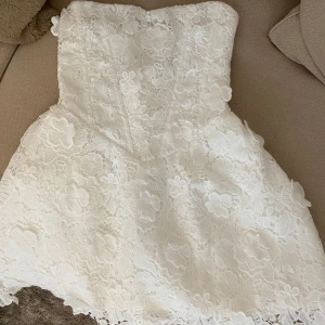 BABYBOO Leona Ivory mini dress - Stunning! But never used only tried on and couldn’t return. New price: 956kr + 238 shipping = 1265kr