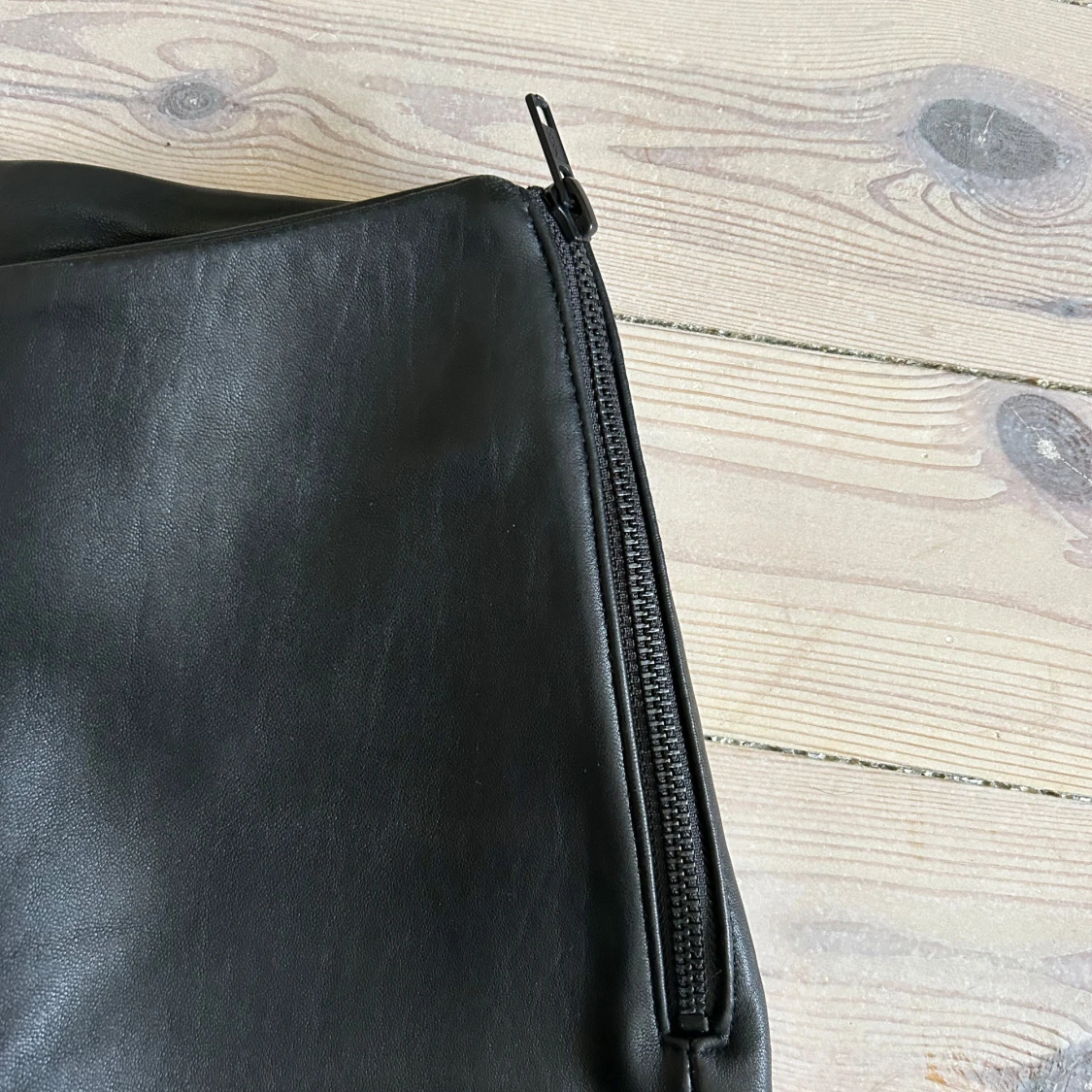 Svarta skinnbyxor från Zara - 91