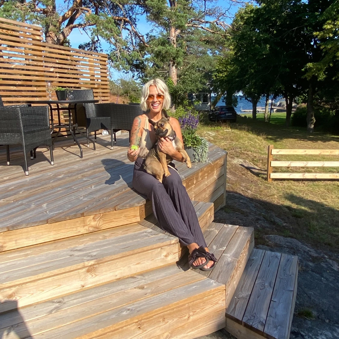 Bruna solglasögon med guldtonade bågar - 90