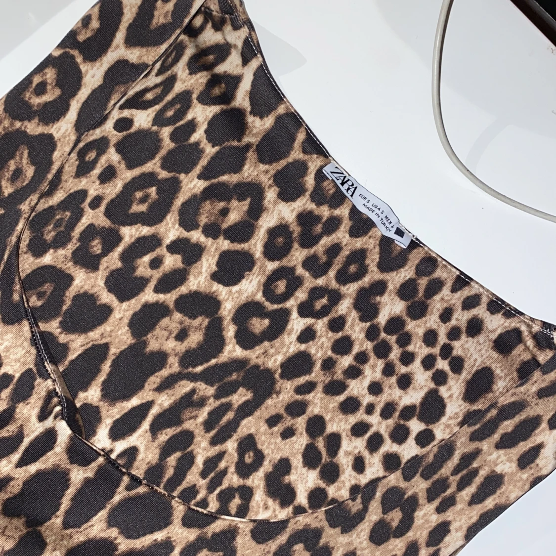 Leopardmönstrad ärmlös topp från Zara - 1