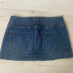 Jeanskjol - Helt oanvänd jeanskjol från brandy Melville