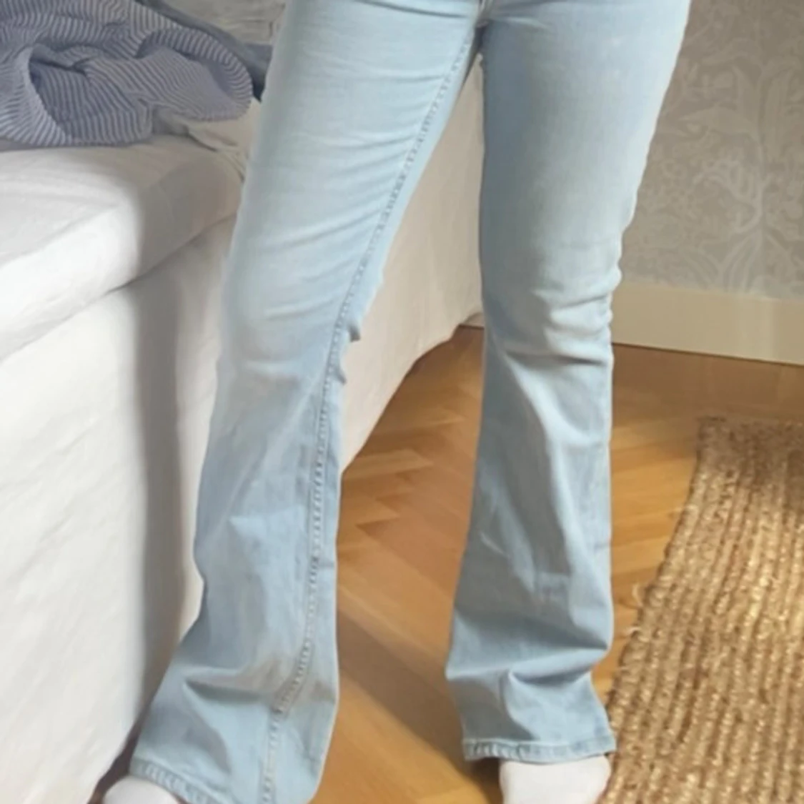 Ljusblå bootcut jeans - 90