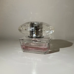 Versace Bright Crystal   - Bright Crystal EdP 50ml, se bild för mängden kvar men ca halva flaskan. 