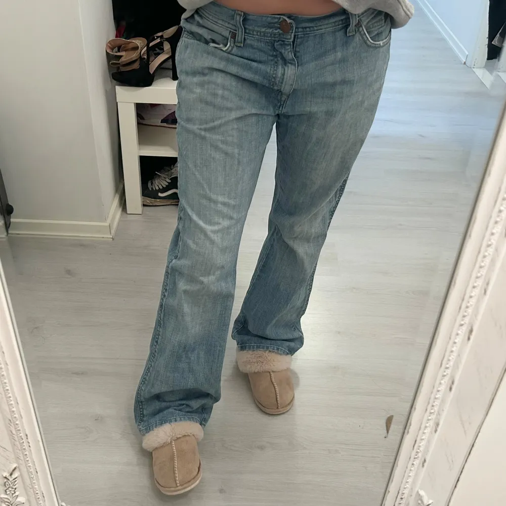 Coola jeans från Wrangler!!. Jeans & Byxor.