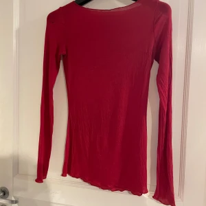 Intimissmi tröja - Använd, finns ett litet hål vid axeln, på väster sida. 