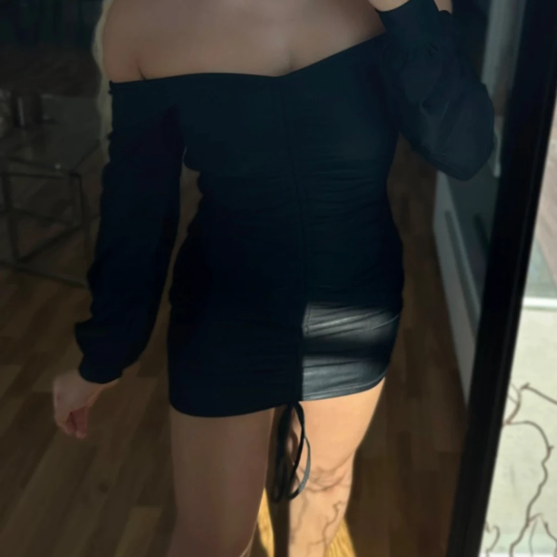 Svart klänning från Nelly - 90