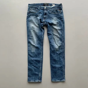 Replay Anbass - Feta replay anbass i w34 l32. Skick 9,5/10 nästan aldrig använda. Skriv för fler bilder eller vid funderingar 🙌