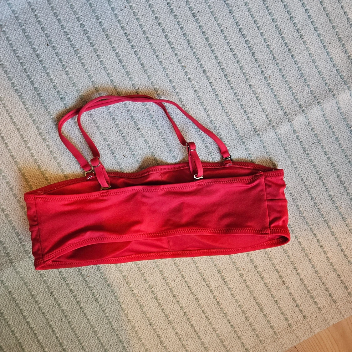 Röd bandeau bikiniöverdel - 90