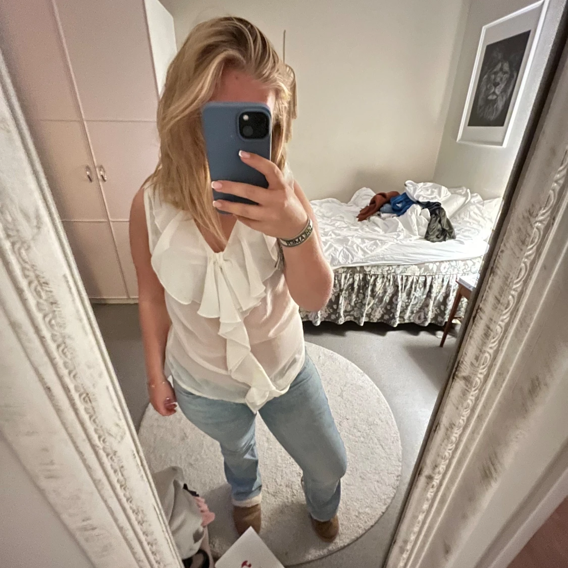 Fin vit blus med volanger!💓 - 90