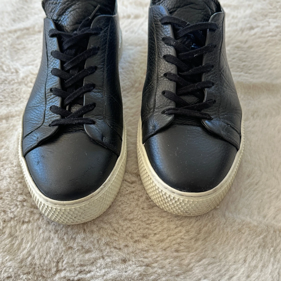 J Lindeberg sneakers strl 42 - 90