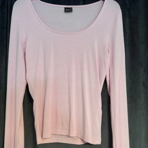Rosa långärmad topp Gina - Storlek S, säljer även två st i svart samt i vitt och grönt!💞