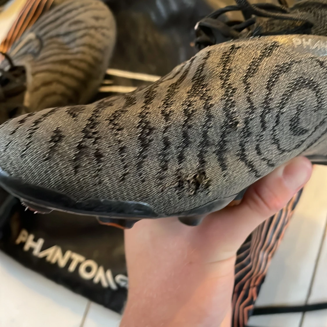 Fotbollskor st 40 - 93