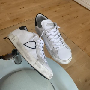 Philippe modell  - Helt nya Philippe modell skor.  Inte använda/ skick 10/10 Pm för fler frågor Får med box och allt OG 