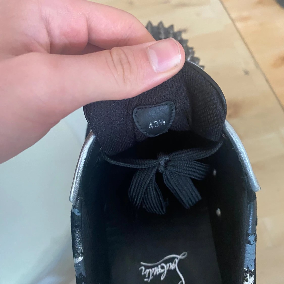  Christian Louboutin  - 91