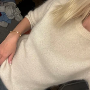 Mohair tröja - Fin mohair tröja ifrån hm, köptes i höstas men kommer inte till användning! Köpt för 499kr. Kanppt använd 