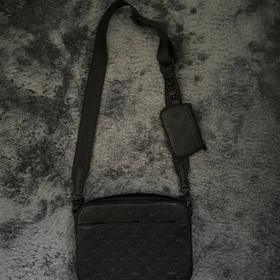 LV Messenger bag 