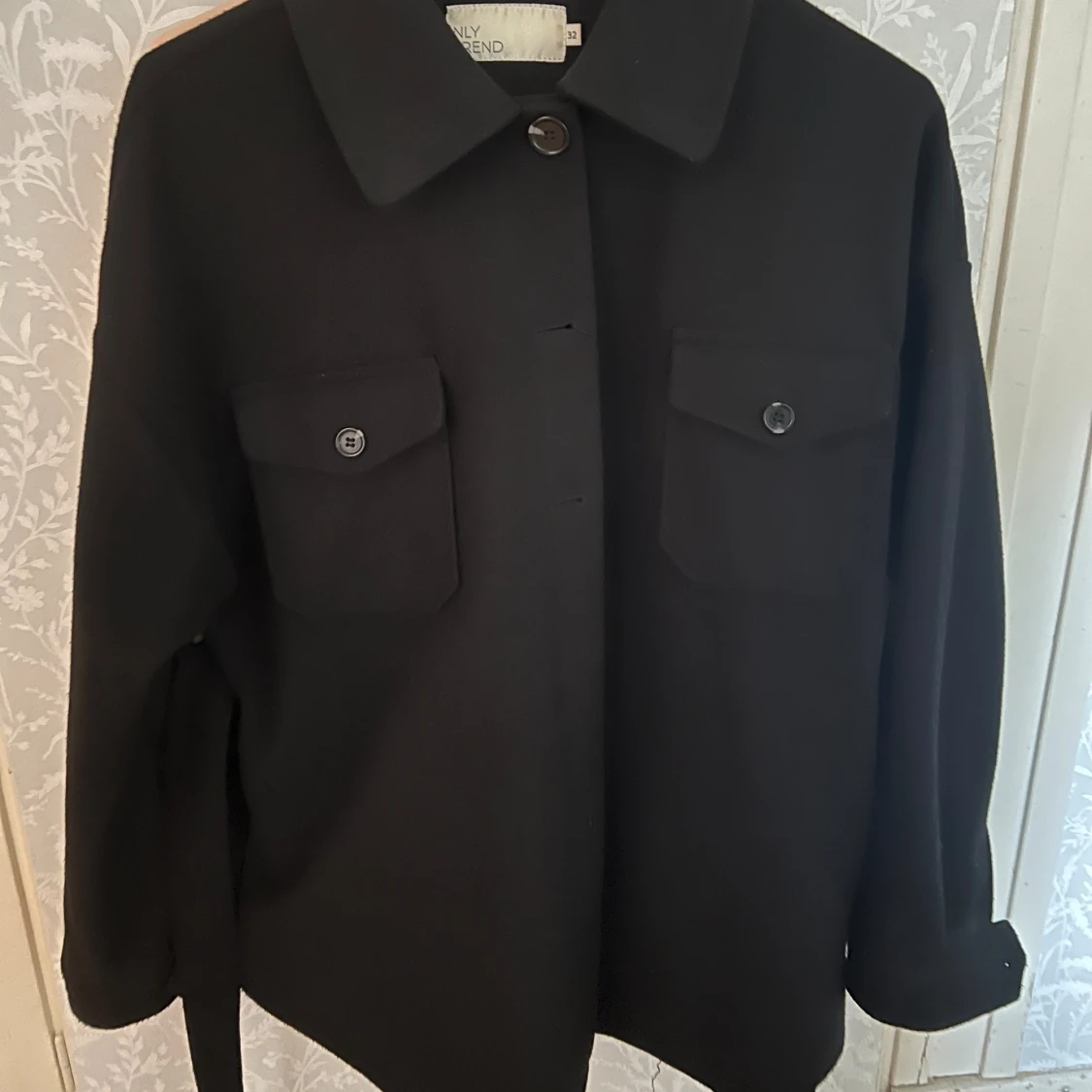 Nelly svart kappa - 91