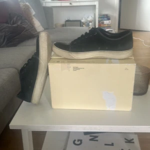 Lanvins  - Säljer mina lanvins i storlek 43 för att jag inte gillar det längre orginal box kommer inte med men man får en arigato box pris kan diskuteras 