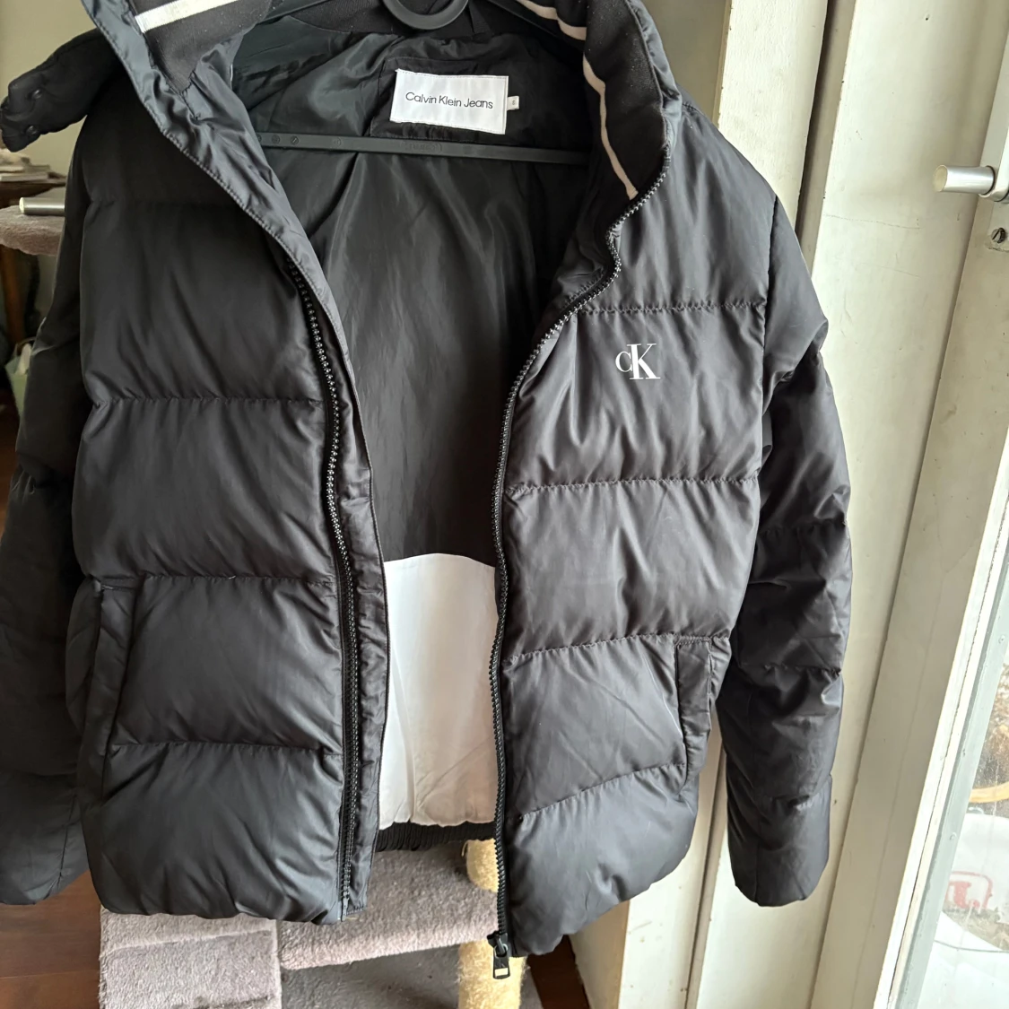 Svart pufferjacka från Calvin Klein - 2