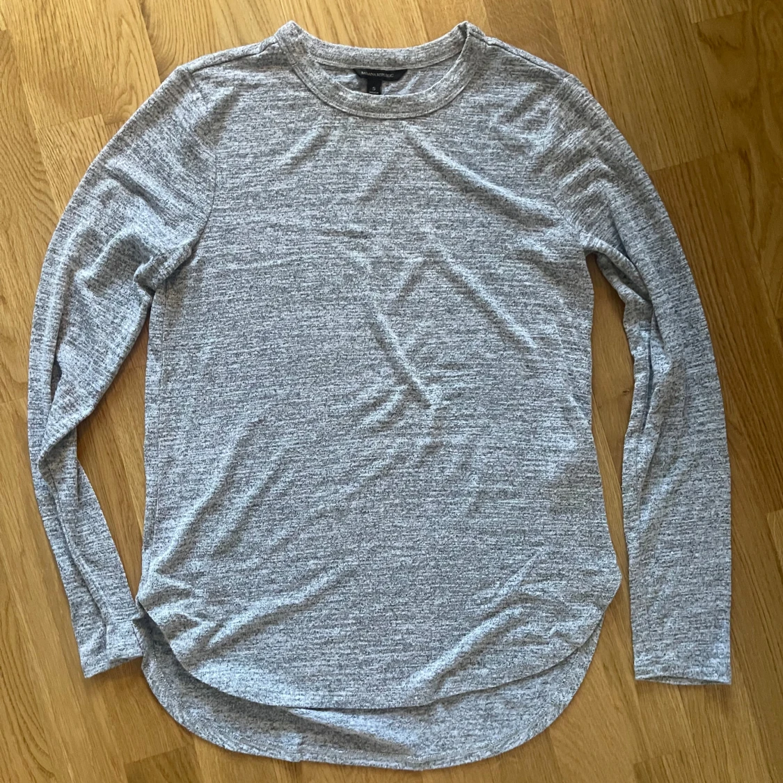 Grå långärmad tröja från Banana Republic stl S