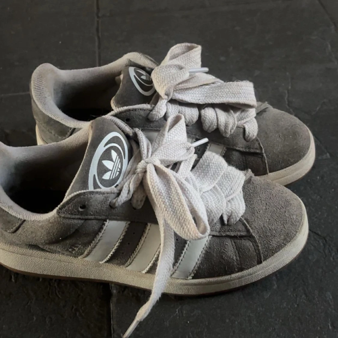 Grå Adidas Campus 00s - 2