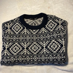 Oanvänd grovstickad tröja - Säljer nu min helt oanvända grovstickade tröja