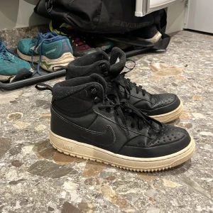 Nike court vision mid höst&vår skor  - Mycket bra skick, inga synliga defekter 