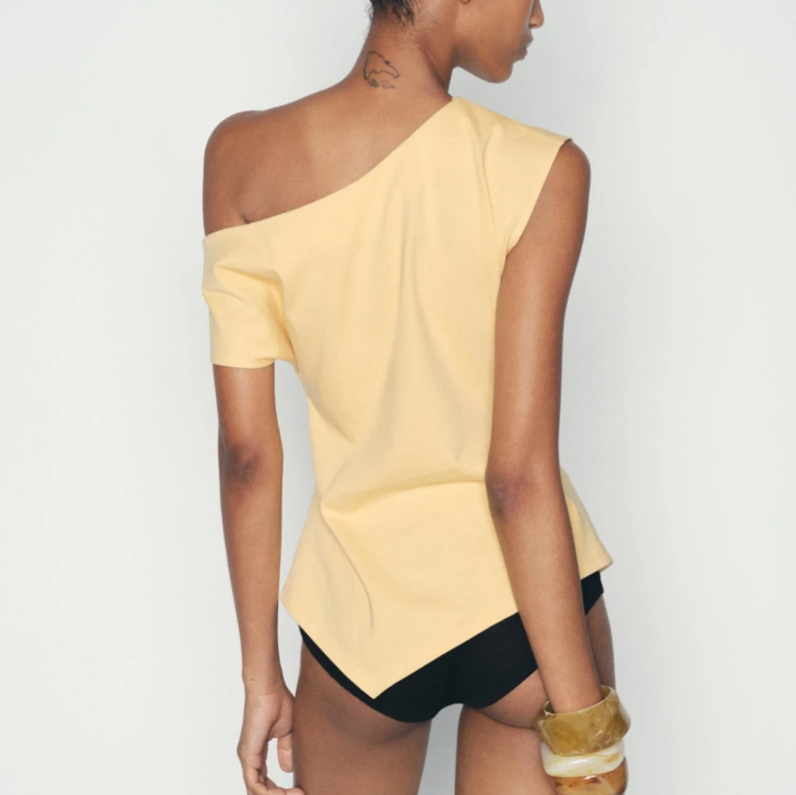 Gul oneshoulder topp - 1