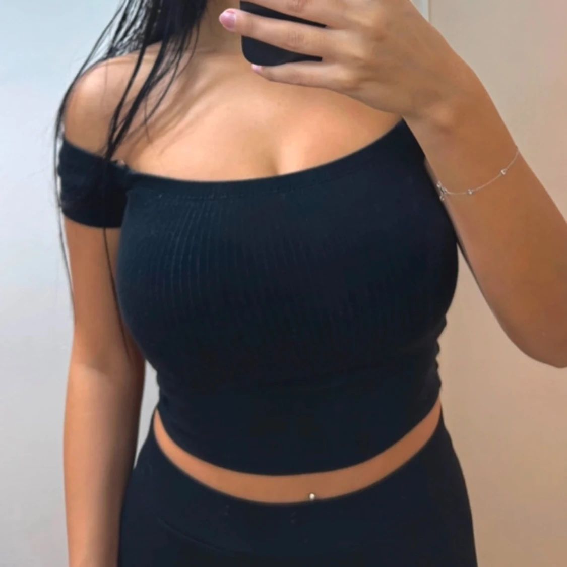 Svart offshoulder topp - 1