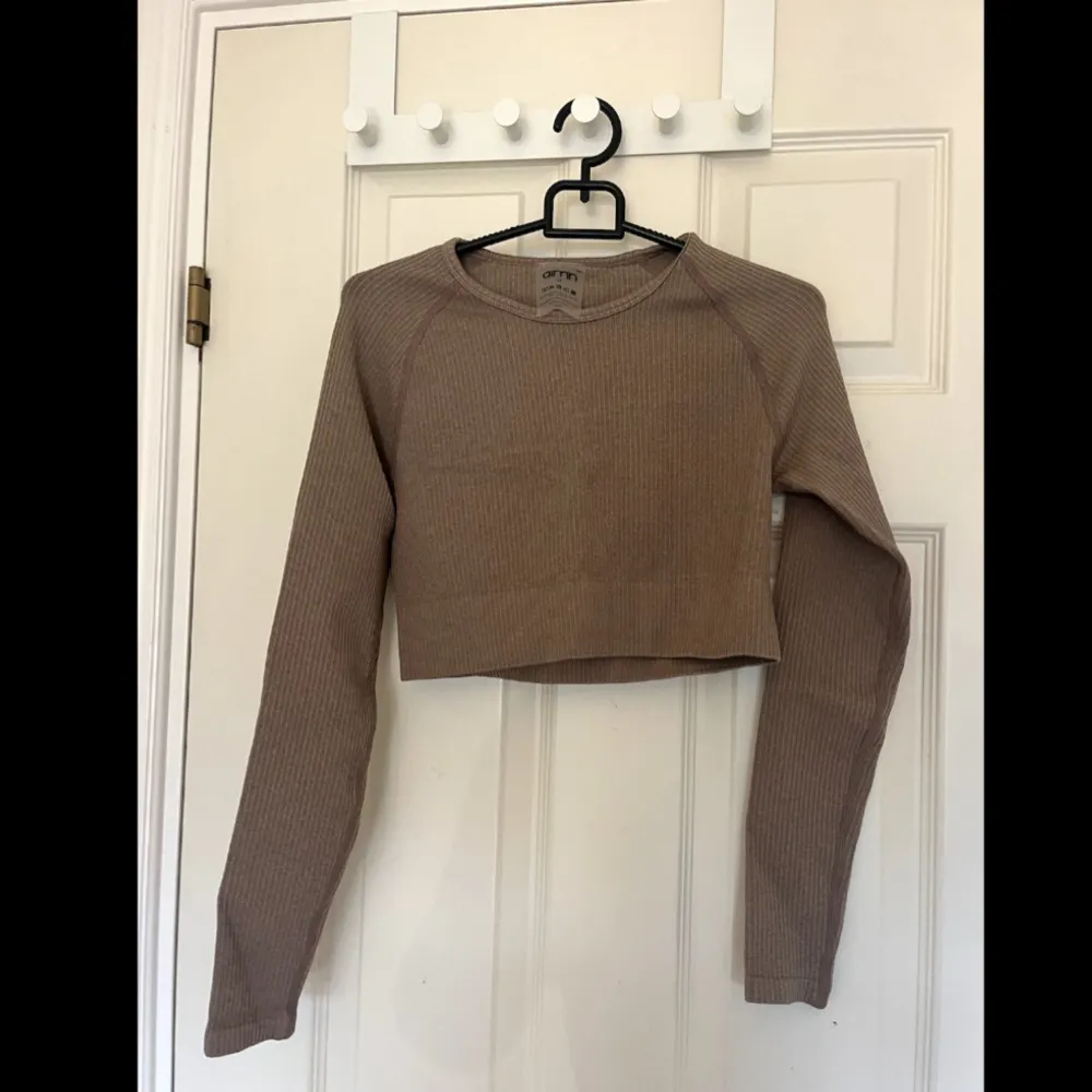 Aim'n Träningströja Espresso Ribbed. ALDRIG ANVÄNT! Nypris på tröjan 499kr . Sportswear.
