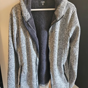 Zip hoodie - Zip hoodie i bra skick